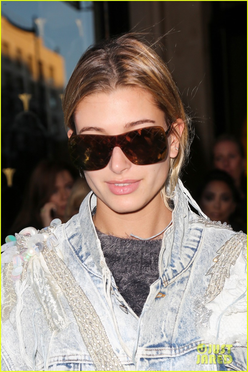 hailey baldwin is so excited for halloween 33