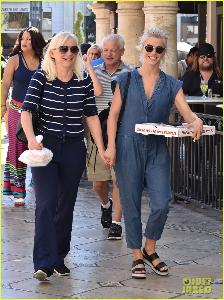 julianne hough picks up pizza at the grove 10
