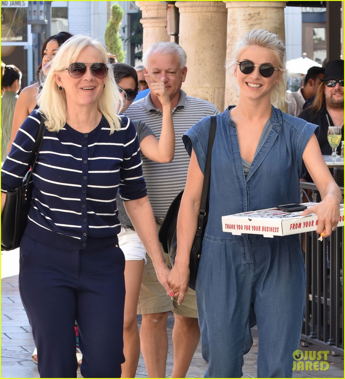 julianne hough picks up pizza at the grove 11