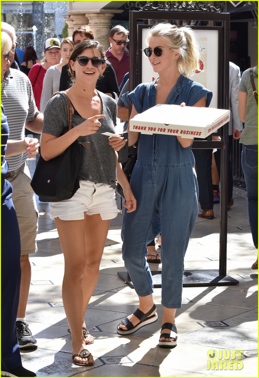 julianne hough picks up pizza at the grove 15