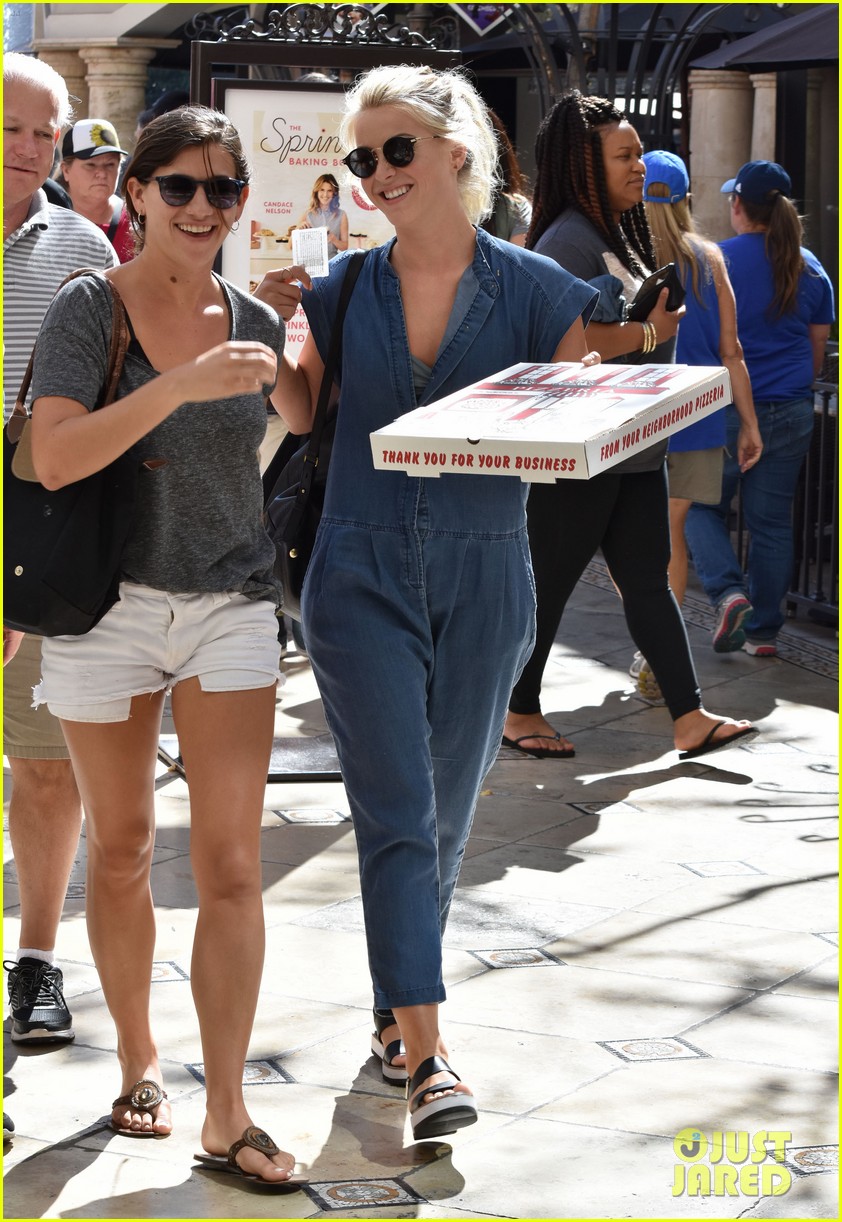 julianne hough picks up pizza at the grove 19