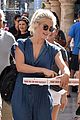 julianne hough picks up pizza at the grove 04