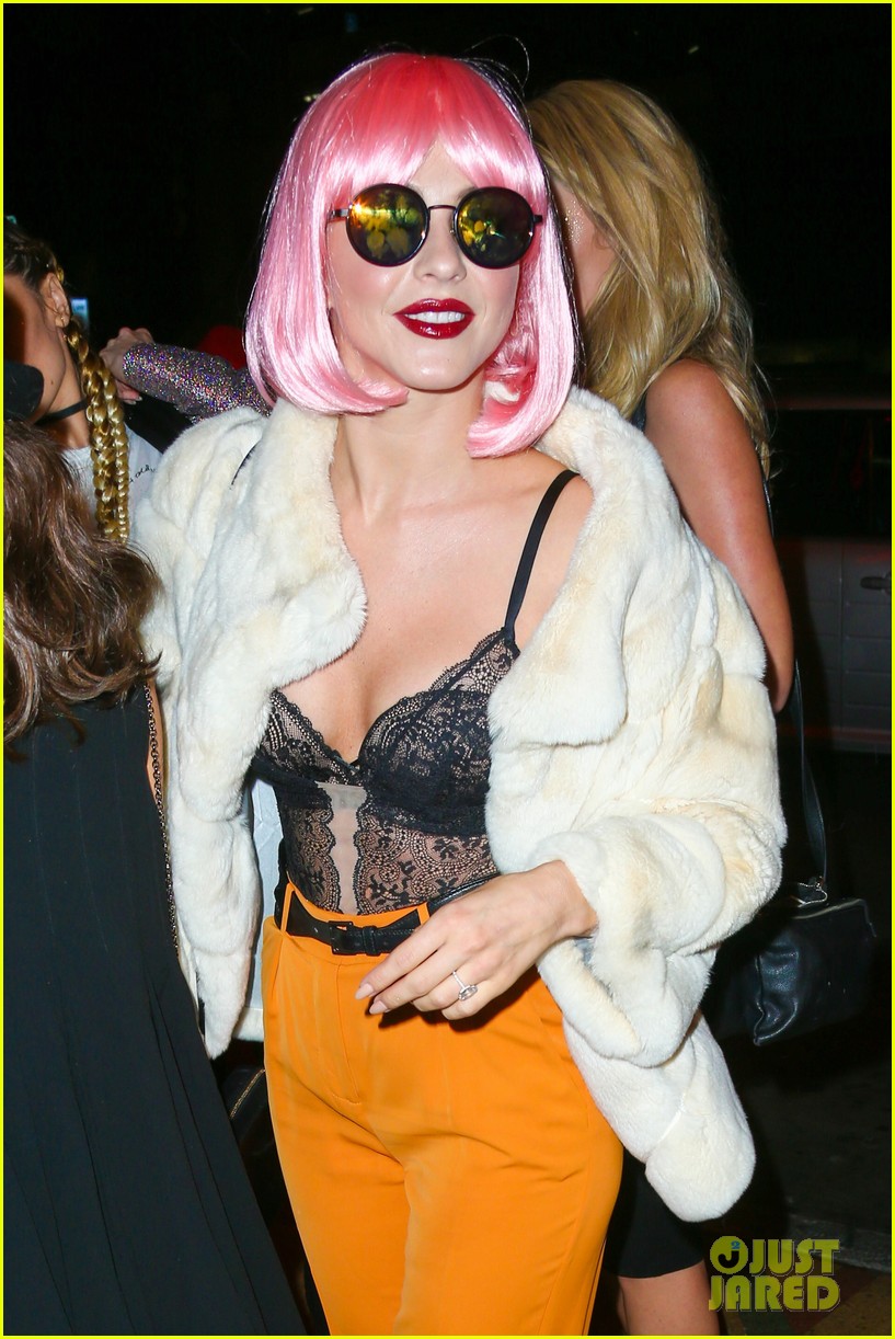 julianne hough wears a pink wig for halloween costume 09
