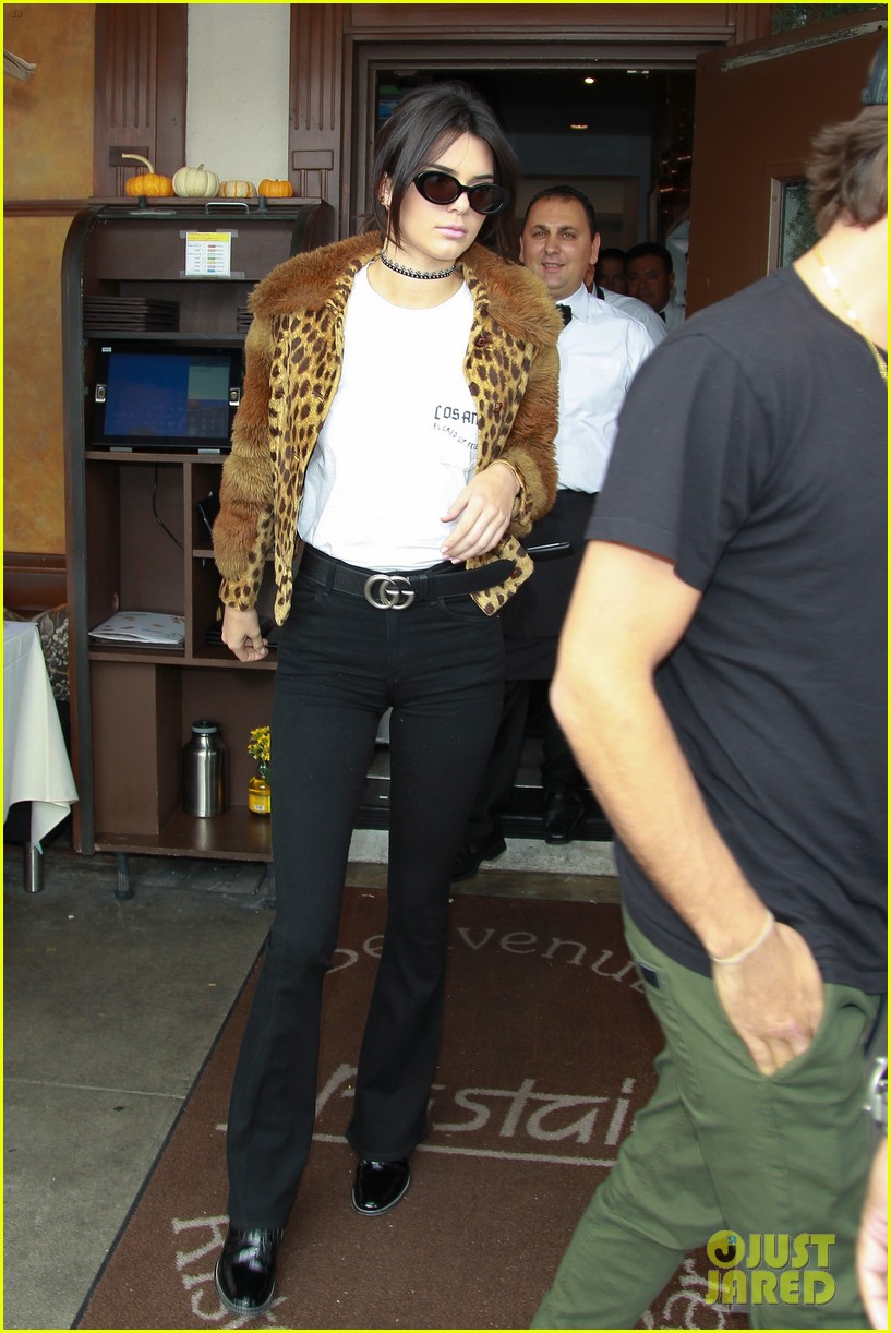 kendall jenner scott disick go shopping with extra security00301mytext