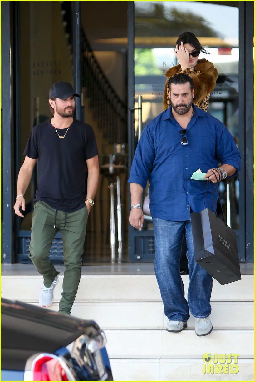 kendall jenner scott disick go shopping with extra security01626mytext