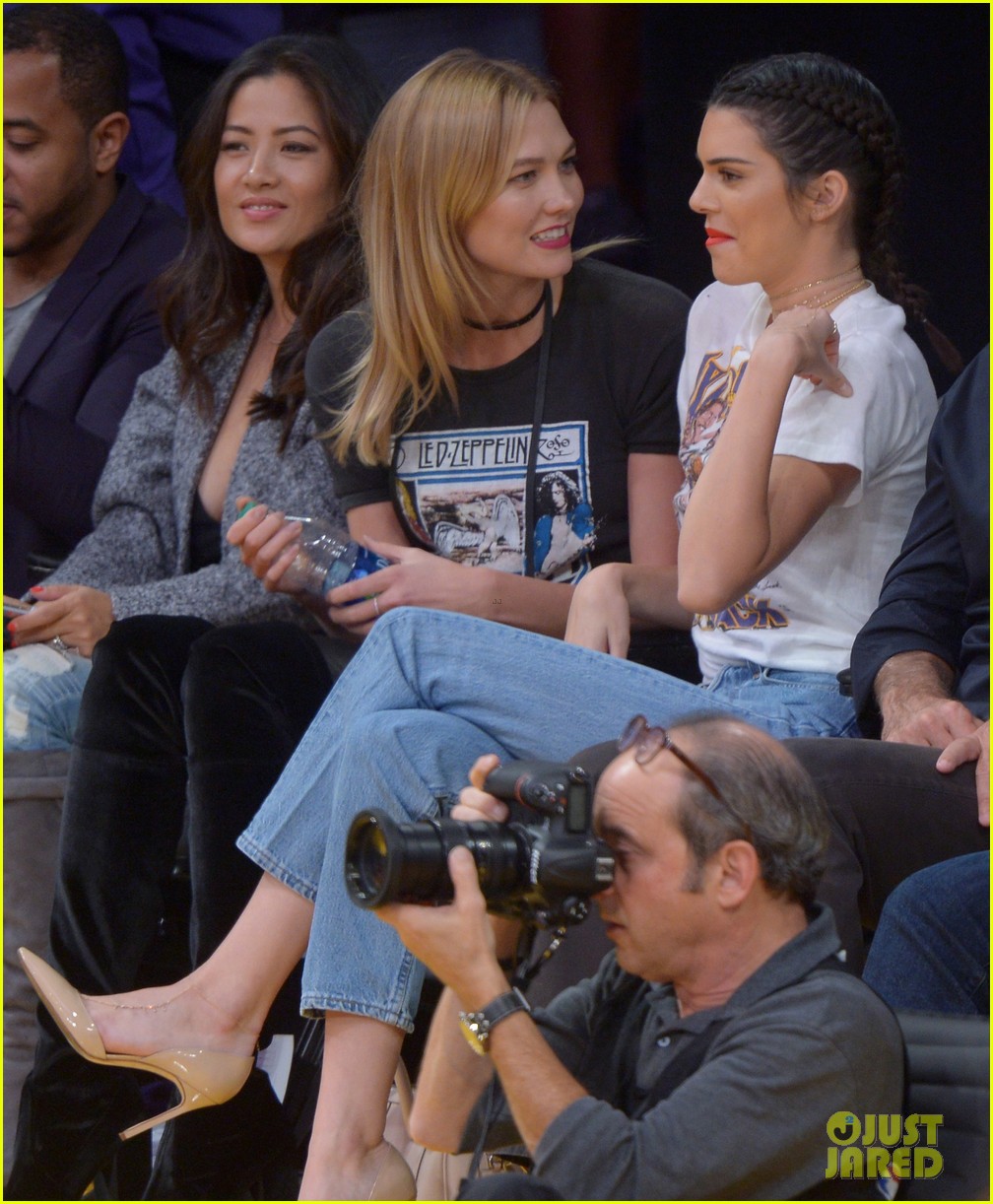 kendall jenner and karlie kloss sit courtside while cheering on lakers jordan clarkson 10