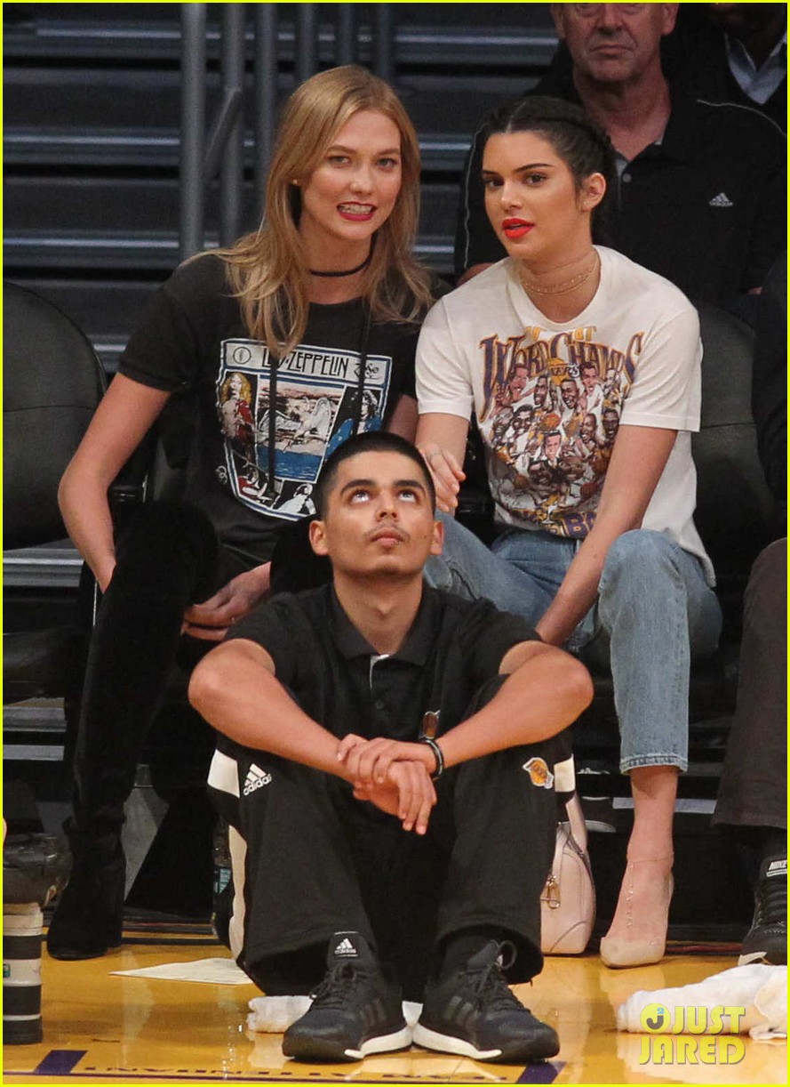 kendall jenner and karlie kloss sit courtside while cheering on lakers jordan clarkson 22