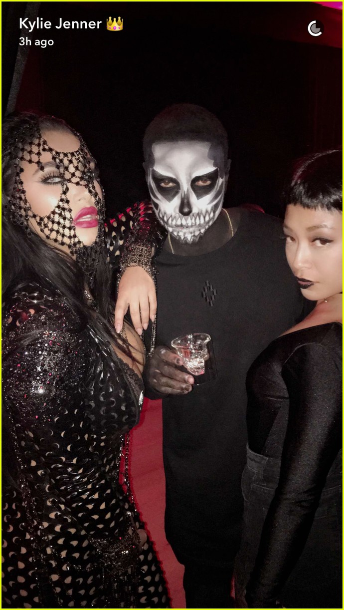 kylie jenner hosts epic halloween dinner with tyga kendall 33