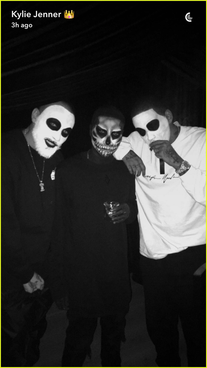 kylie jenner hosts epic halloween dinner with tyga kendall 34