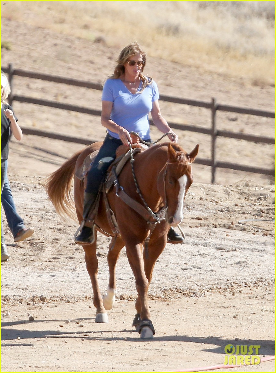 kendall caitlyn jenner go horseback riding 09