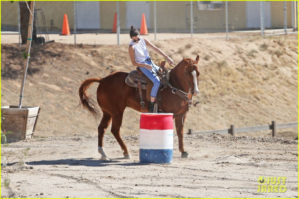 kendall caitlyn jenner go horseback riding 74