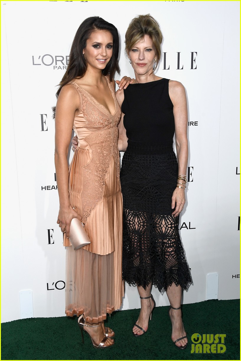felicity jones and aja naomi king honored at elle women in hollywood awards3 10