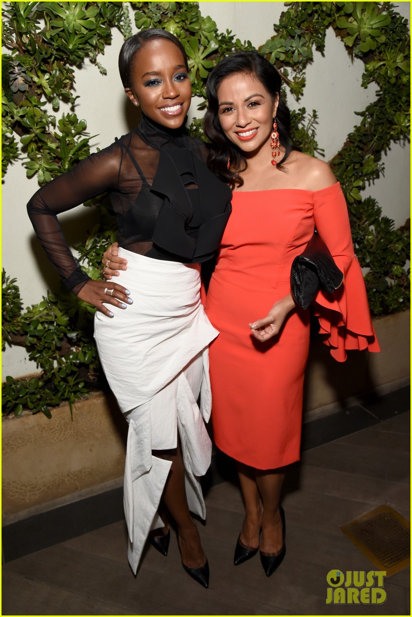 felicity jones and aja naomi king honored at elle women in hollywood awards3 19
