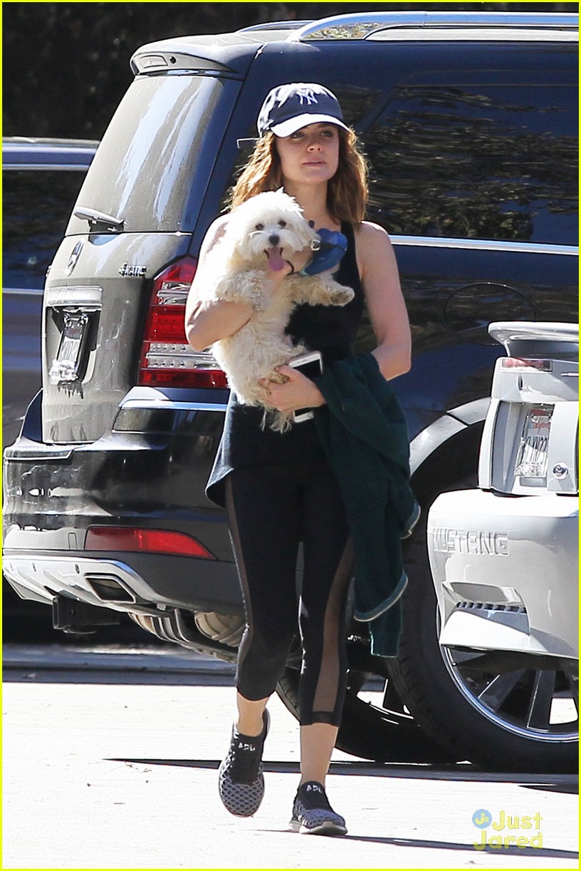 lucy hale ashley benson out before filming pll finale 08