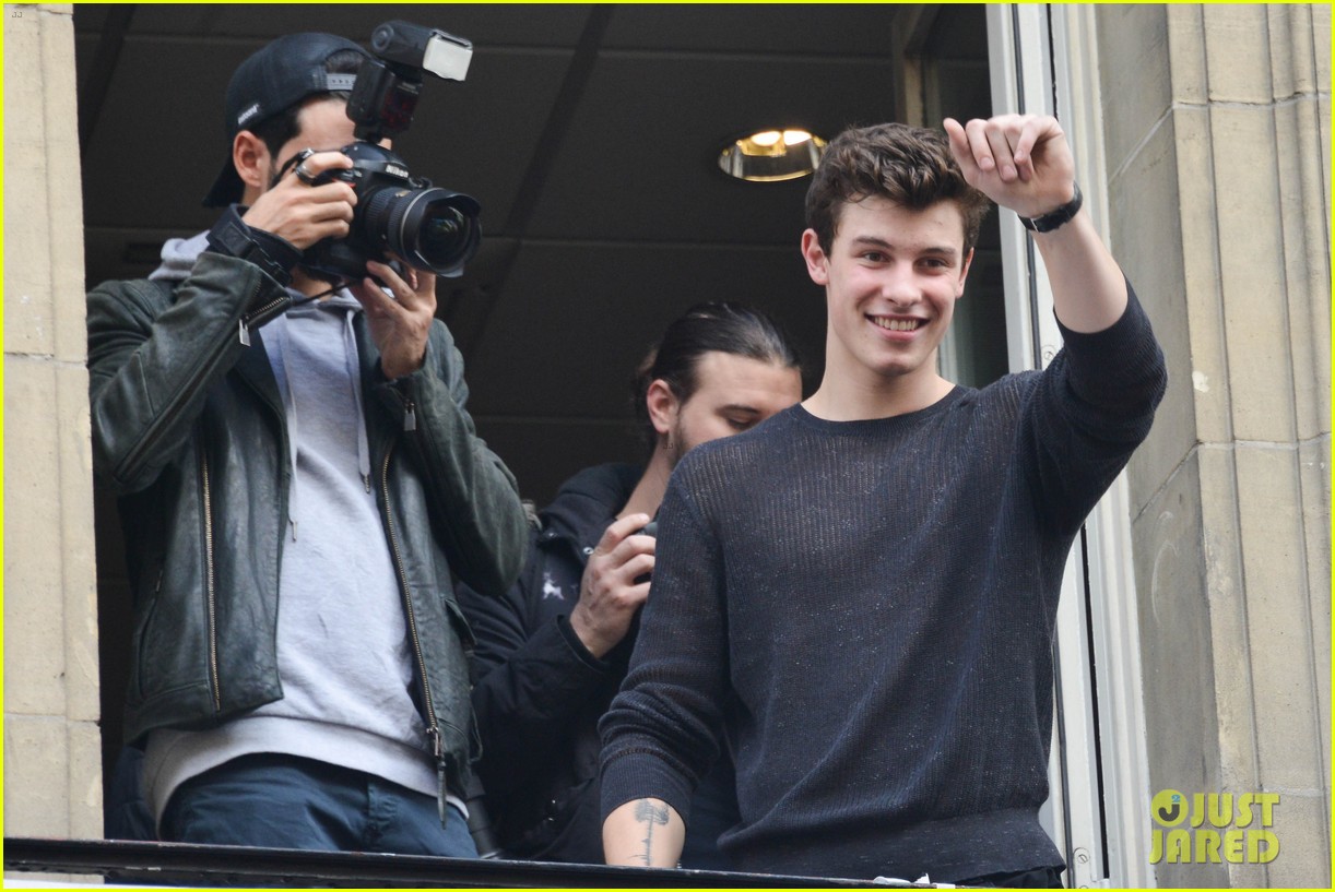 shawn mendes pulls double performance duty in london 07