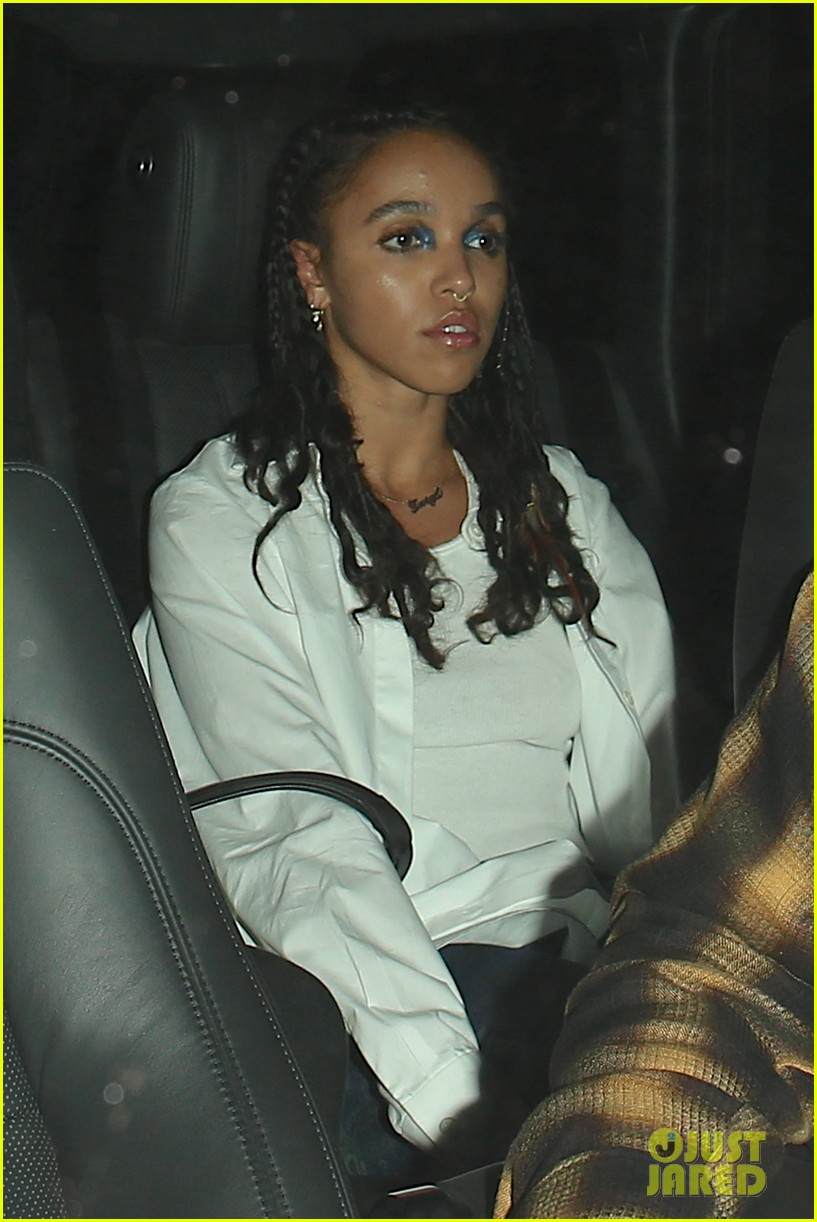 robert pattinson and fka twigs head to drakes concert after party 05