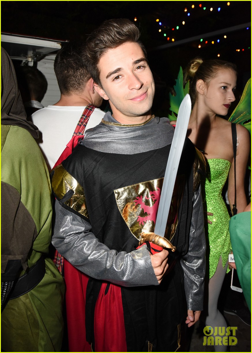 ross lynch courtney eaton couple up at just jared halloween party 04