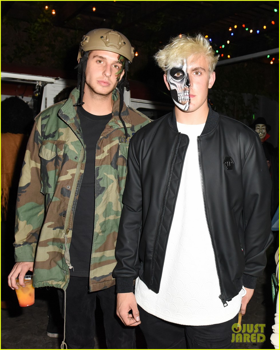 ross lynch courtney eaton couple up at just jared halloween party 06