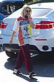 sofia richie visits a pet shop in beverly hills 01