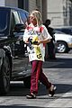 sofia richie visits a pet shop in beverly hills 13