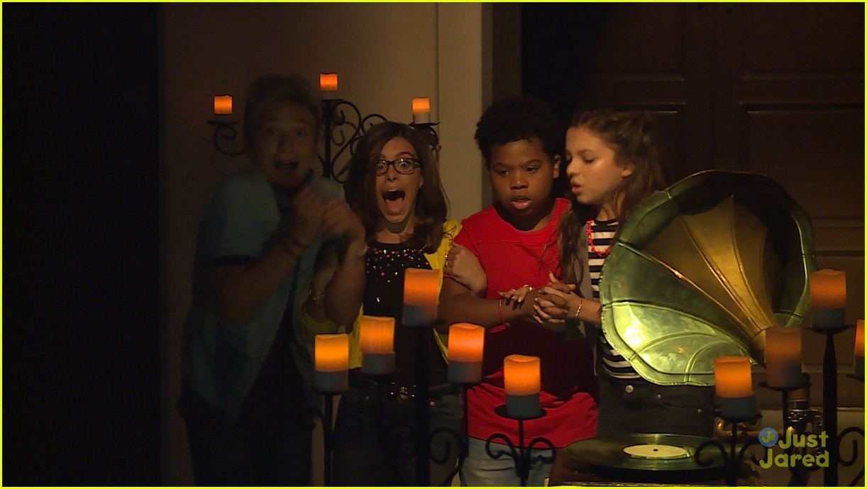 rico rodriguez jace norman nickelodeon halloween special 04