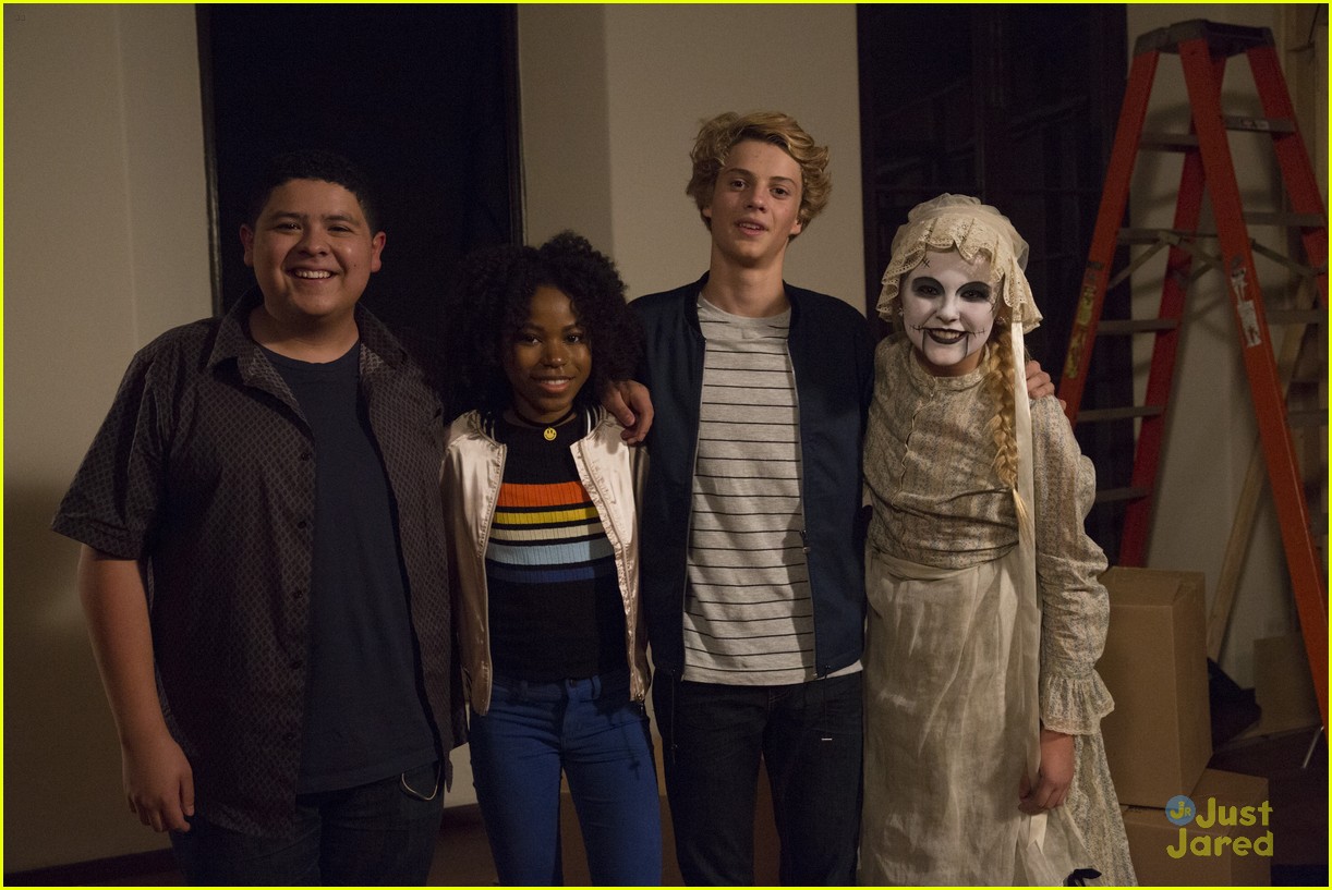 rico rodriguez jace norman nickelodeon halloween special 05