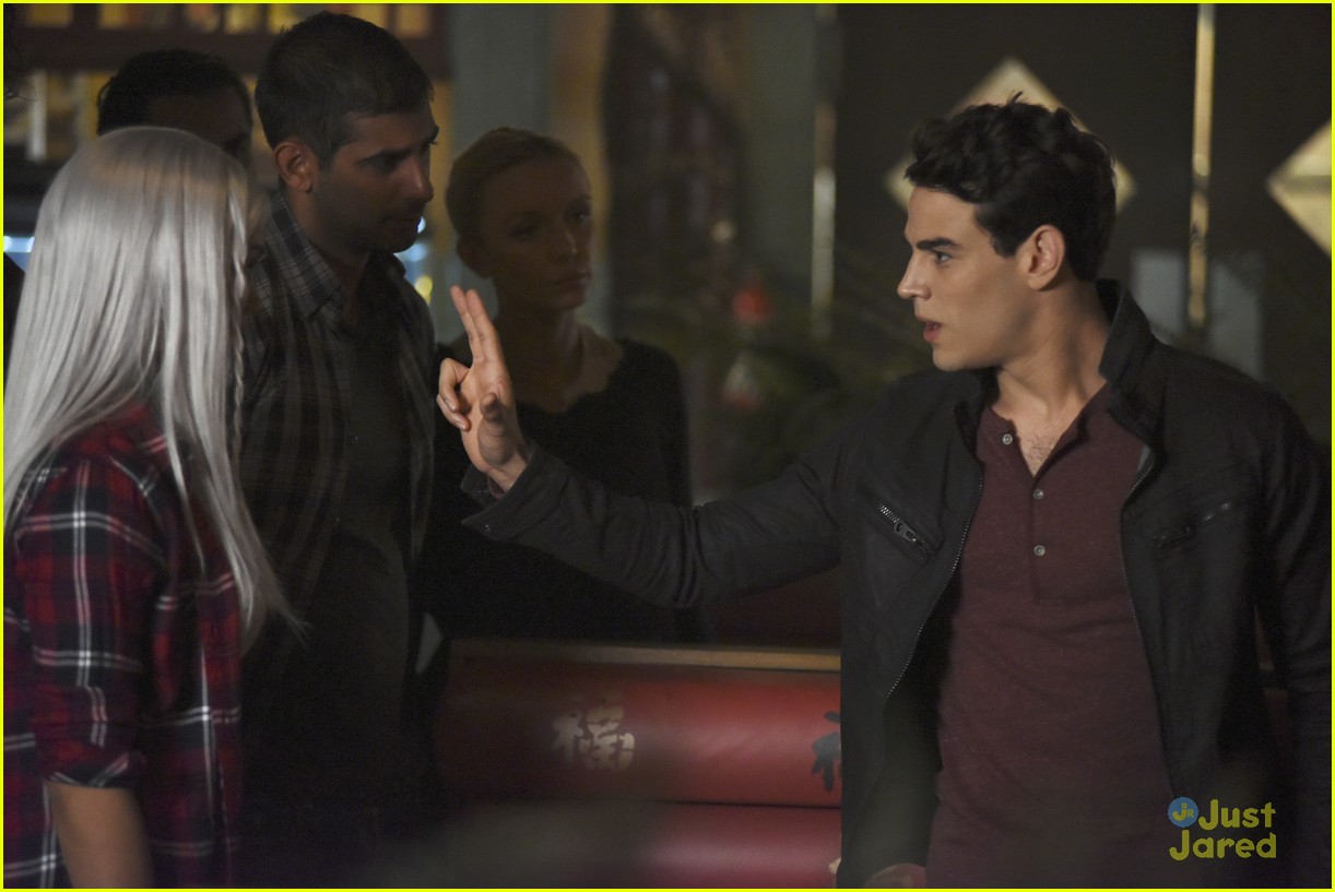 shadowhunters s2 premiere first look paul direct 01
