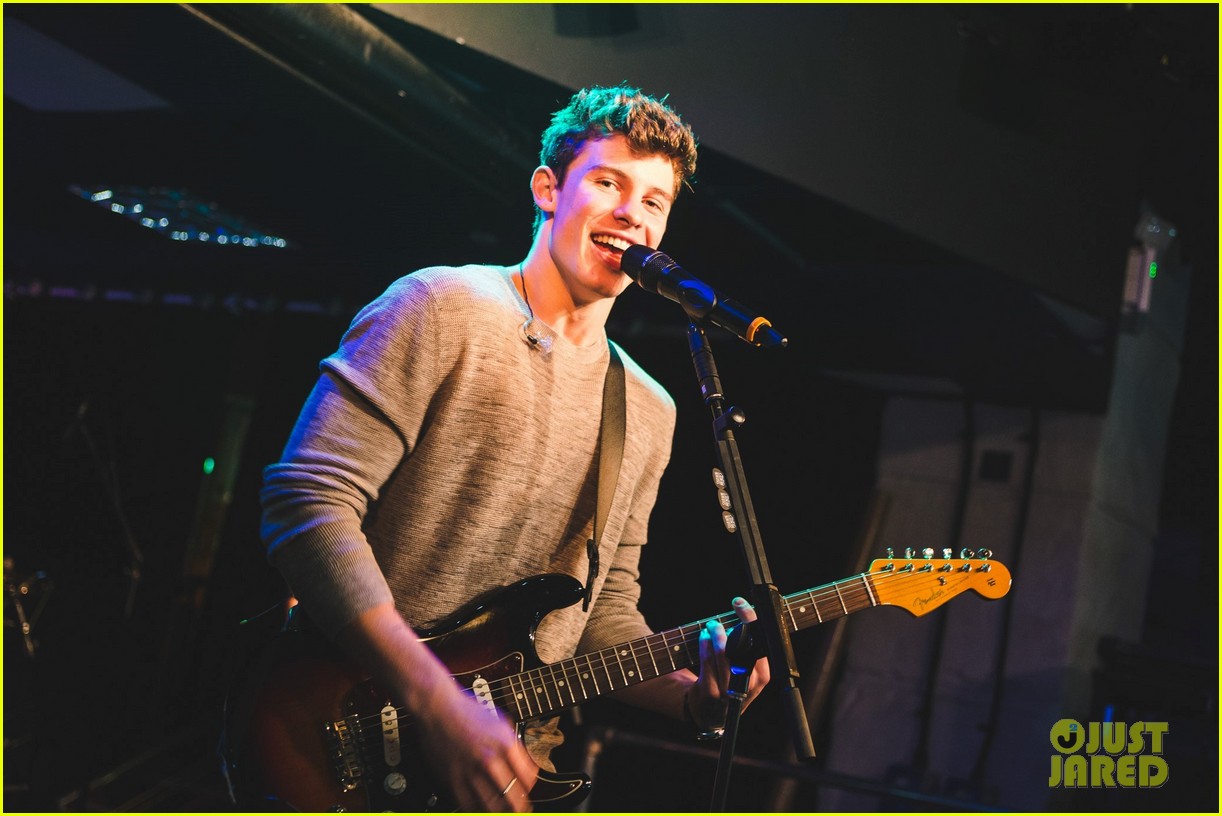 shawn mendes niall horan fave song hippodrome concert 11