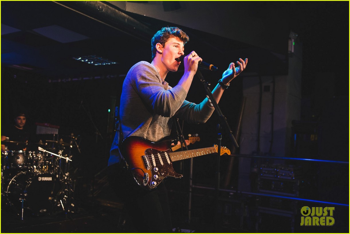 shawn mendes niall horan fave song hippodrome concert 27