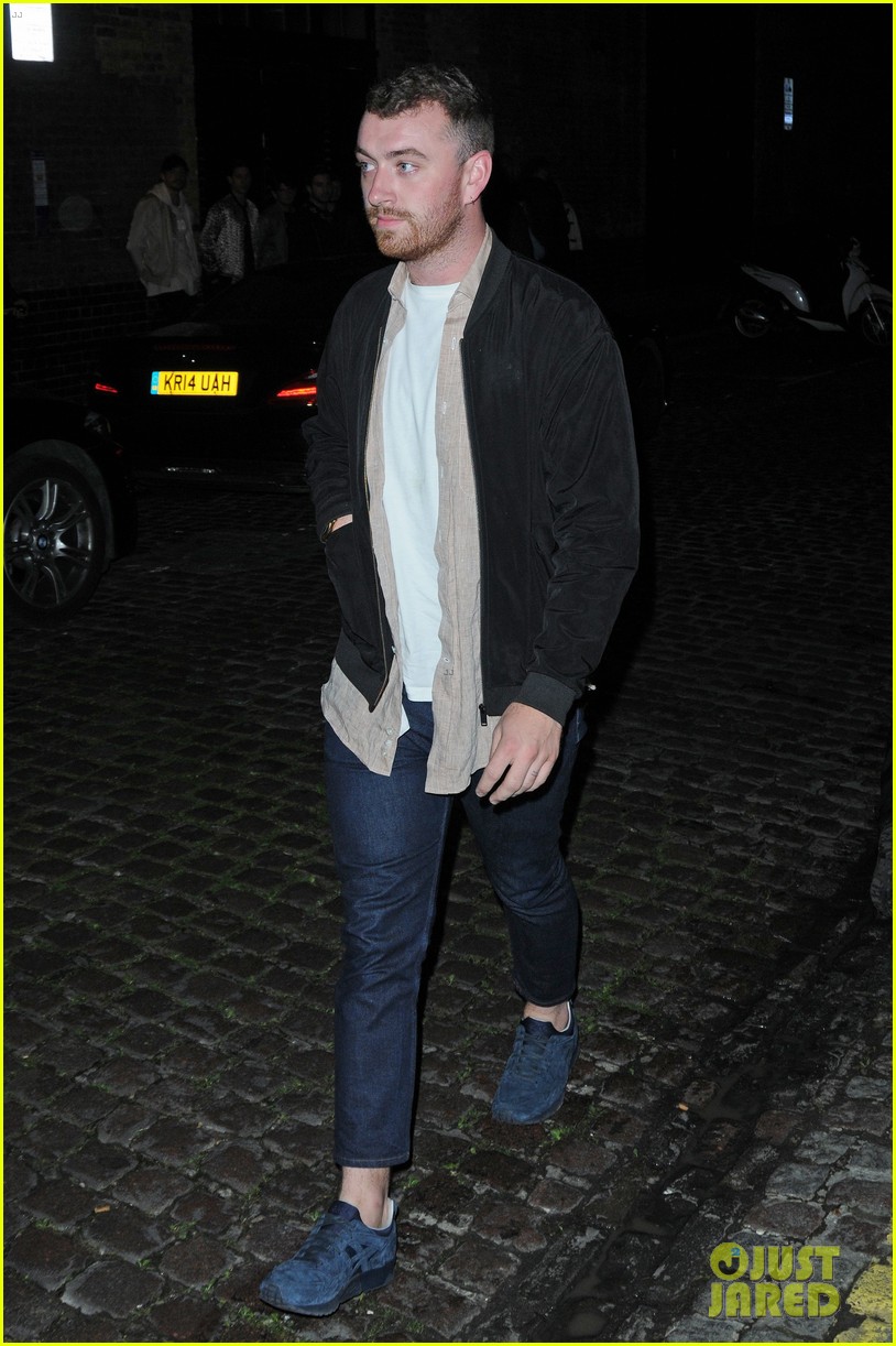 sam smith steps out for dinner to start off his weekend 02