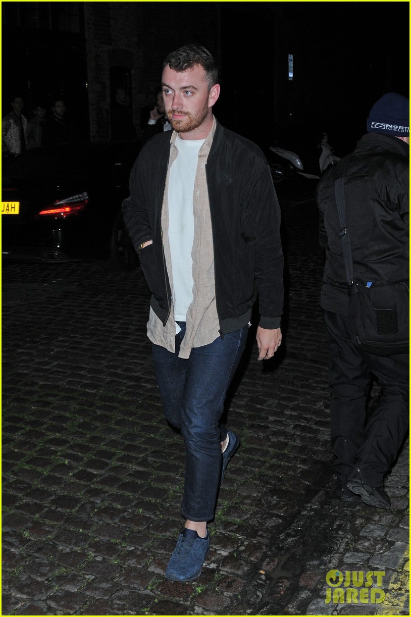 sam smith steps out for dinner to start off his weekend 05