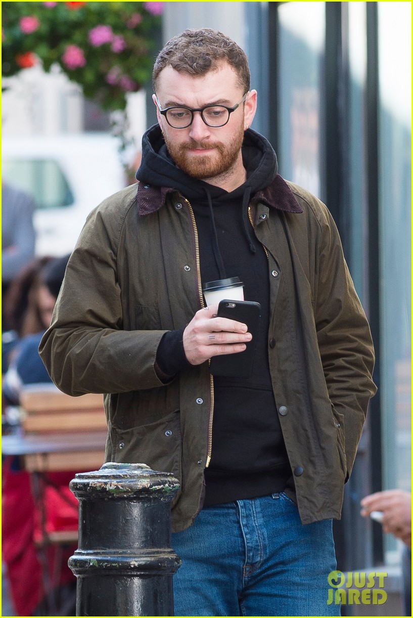 sam smith hangs out with friends in london00909mytext