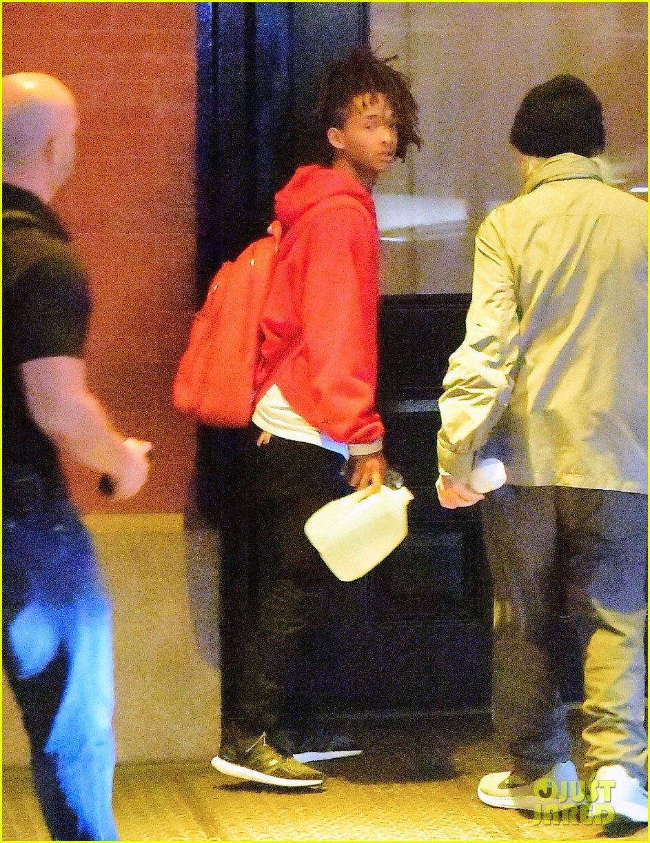 jaden smith works up a late night sweat00401mytext