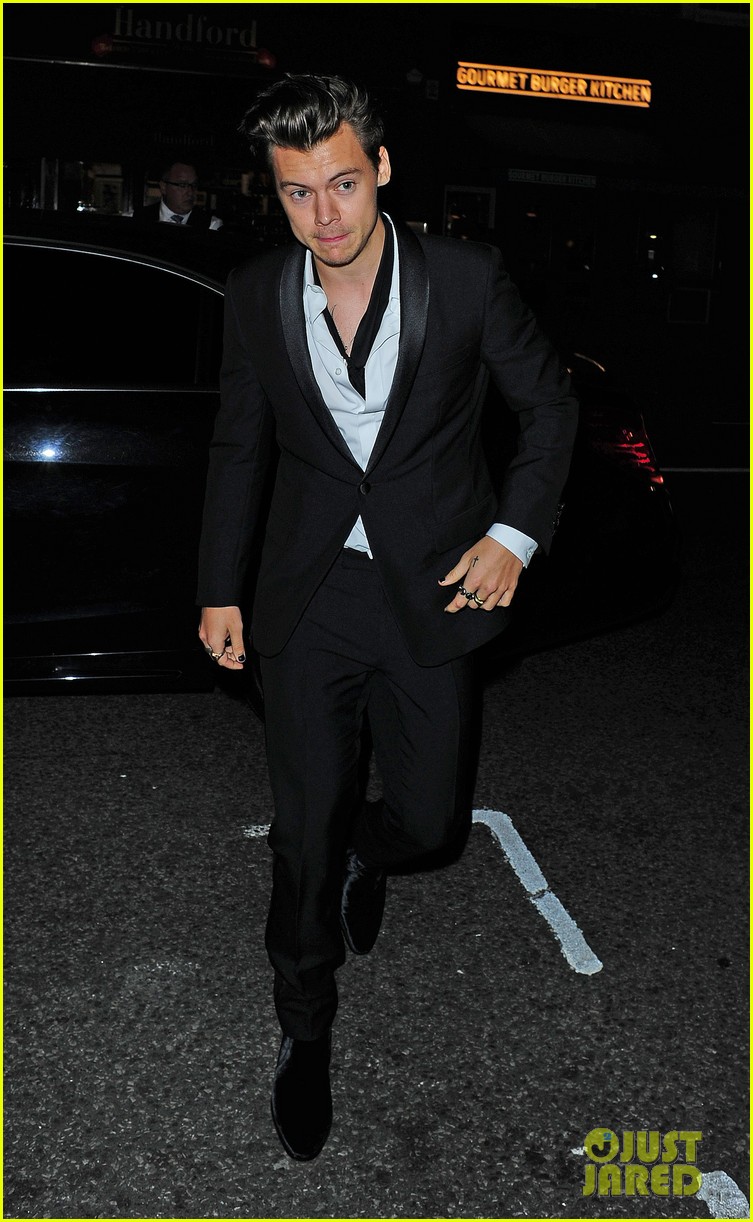 harry styles another man magazine party 11