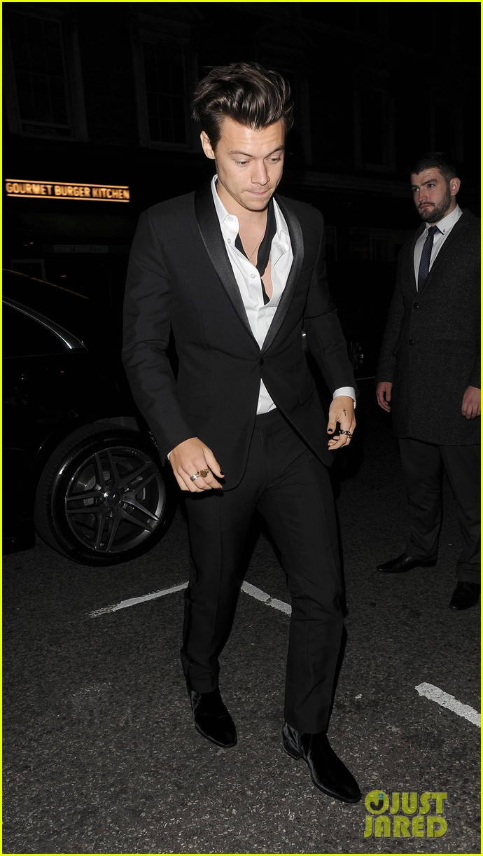 harry styles another man magazine party 28