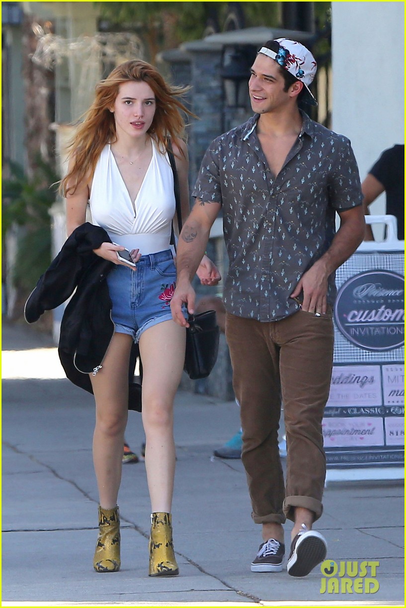 bella thorne tyler posey lunch after fil last episode 01