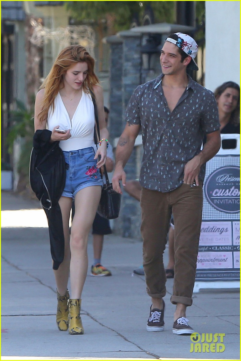 bella thorne tyler posey lunch after fil last episode 04