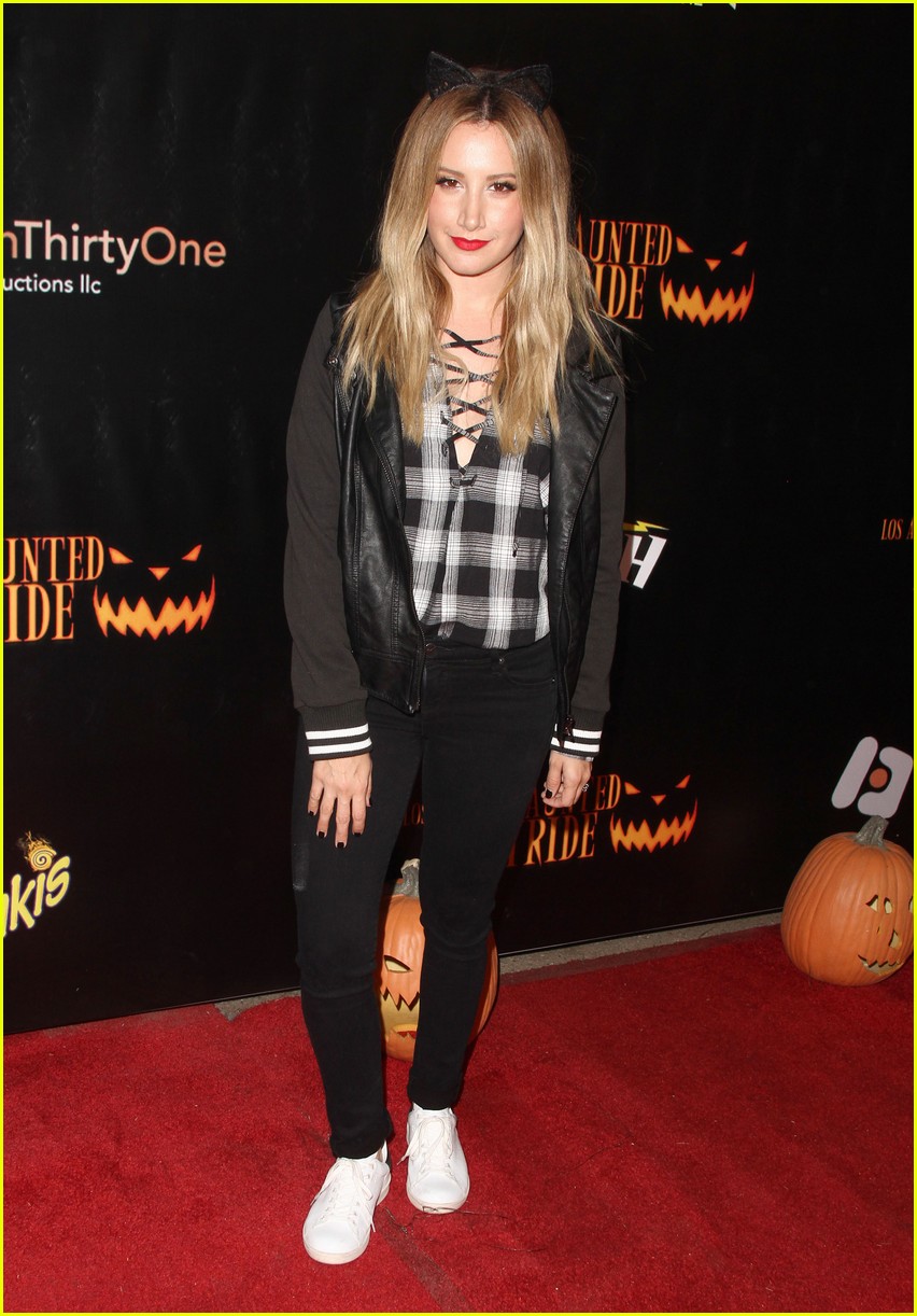 ashley tisdale jamie chung halloween party 09