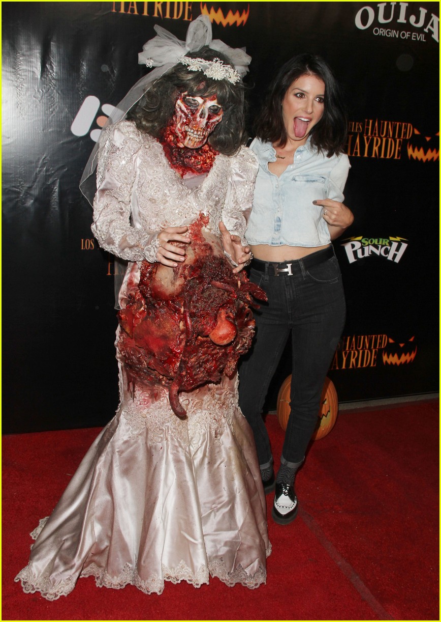 ashley tisdale jamie chung halloween party 15
