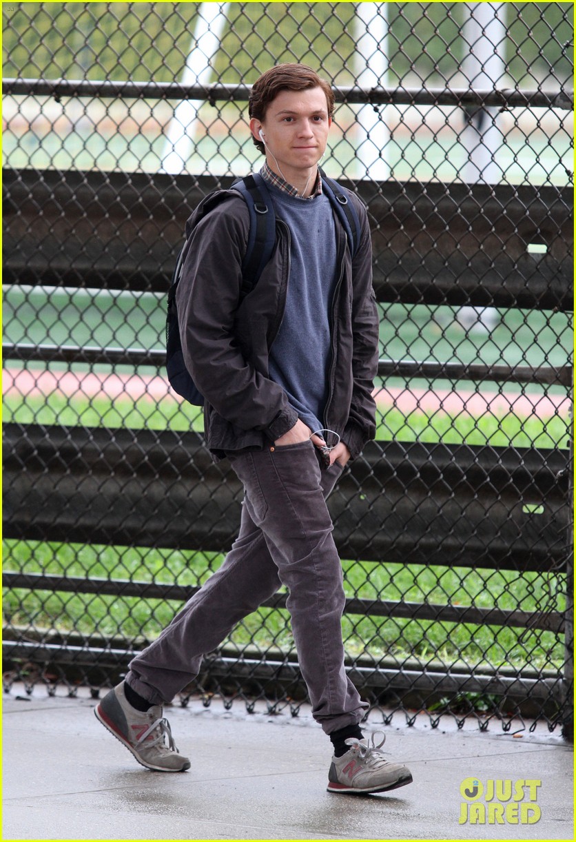 tom holland snaps a selfie while filming spide man homecoming 05