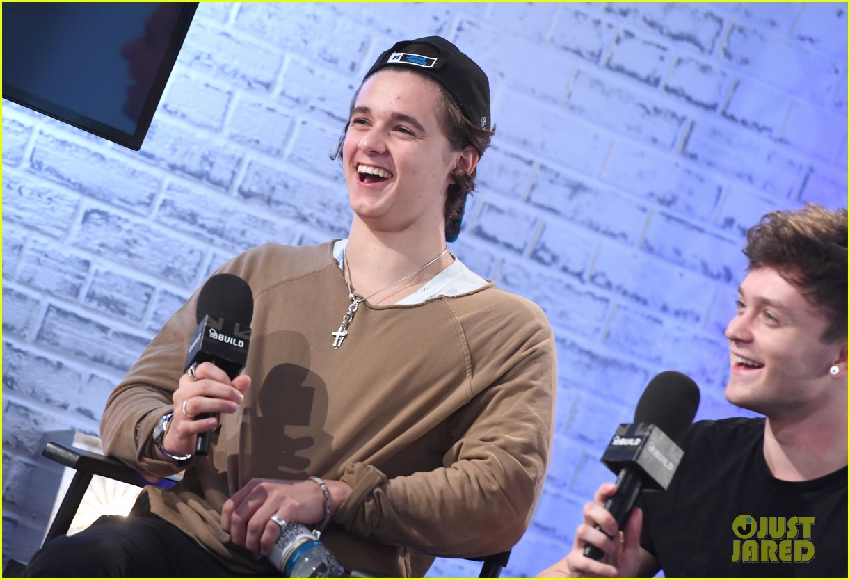 the vamps at aol build london 06