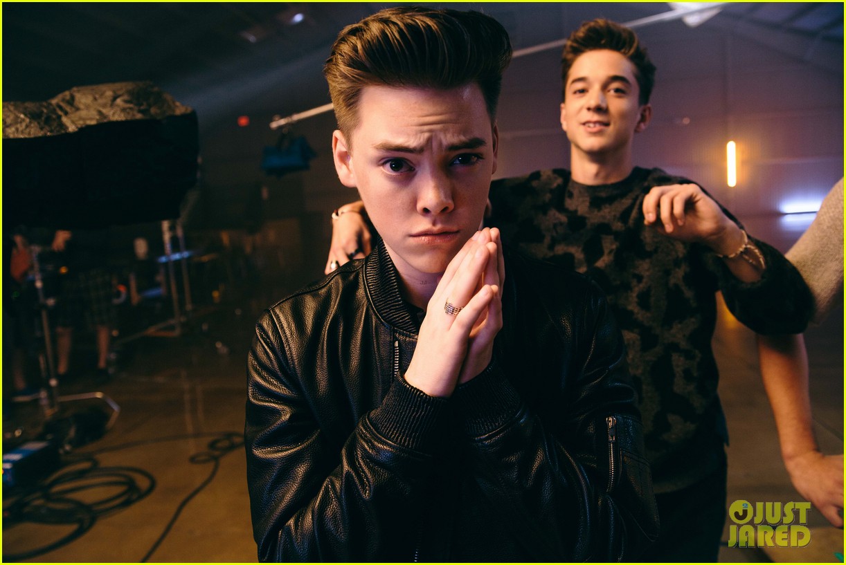 why dont we debut taking you music video bts photos 01