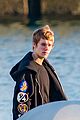 justin bieber relaxes on a yacht 02