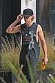 austin butler shows off his muscles while leaving the gym 01