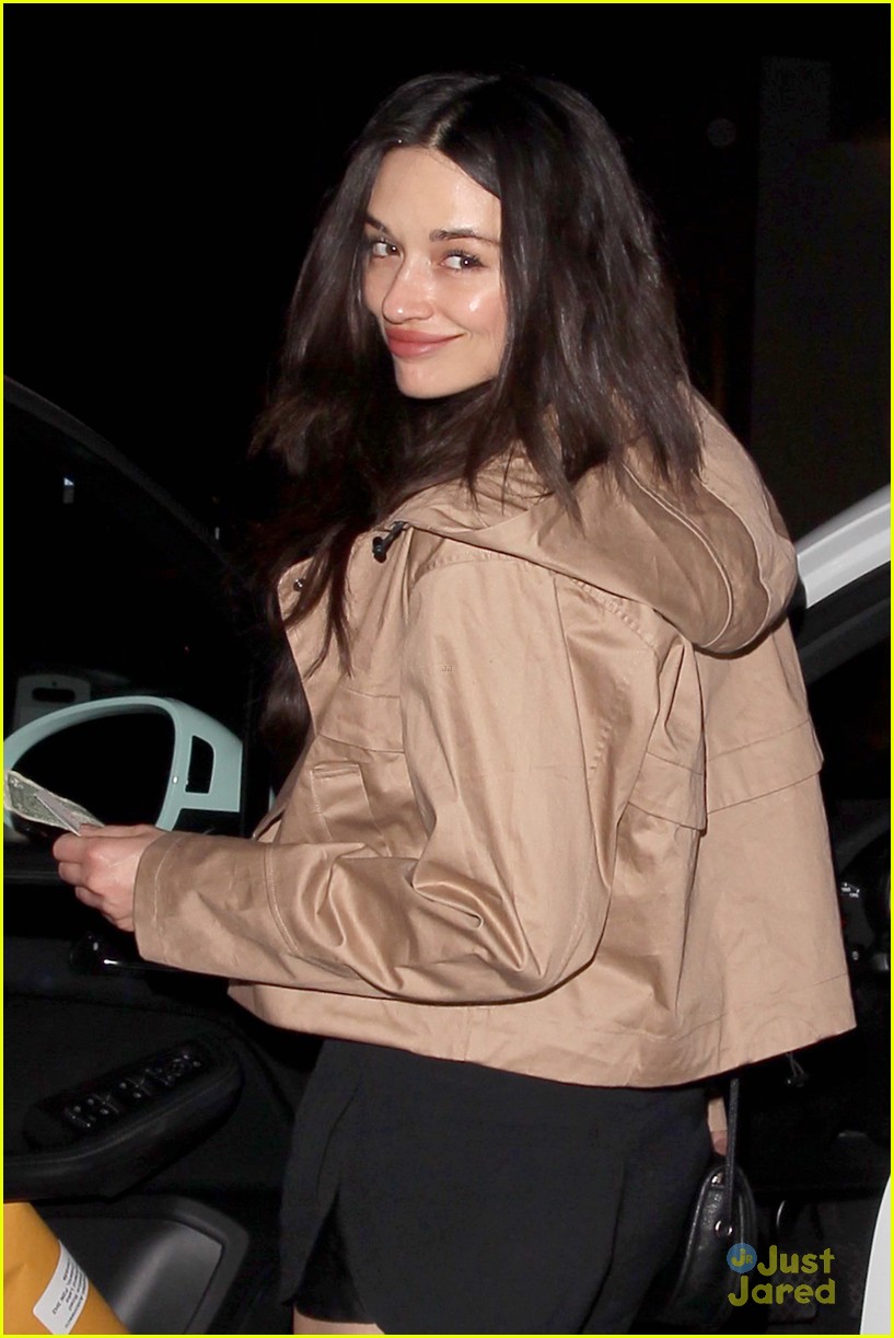 crystal reed out dinner after filming ghost 03