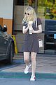 dakota fanning cats her vote in the election 04