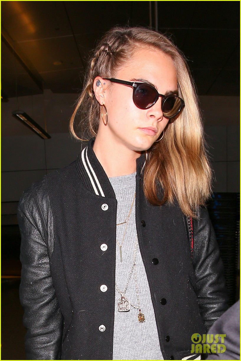 cara delevingne gets new snake tattoo find out where 04