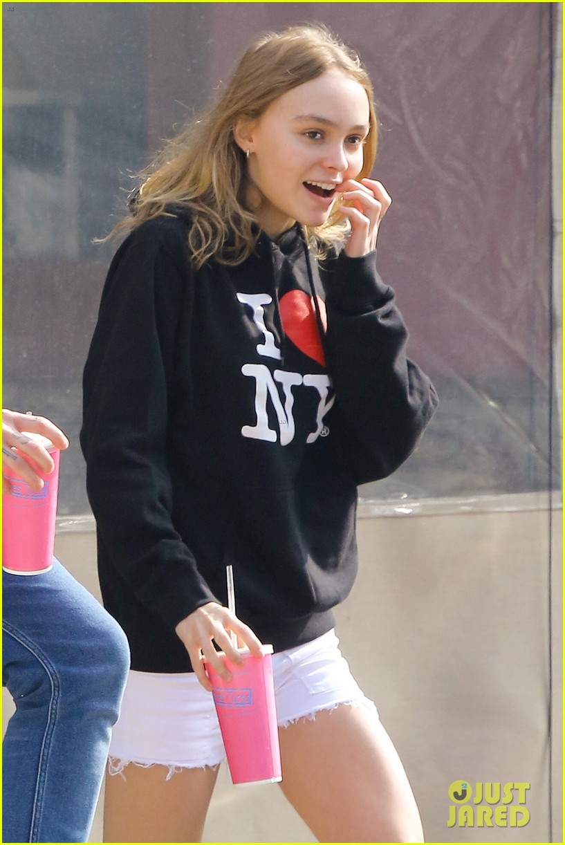 lily rose depp and boyfriend ash stymest step out for taco date in LA 01