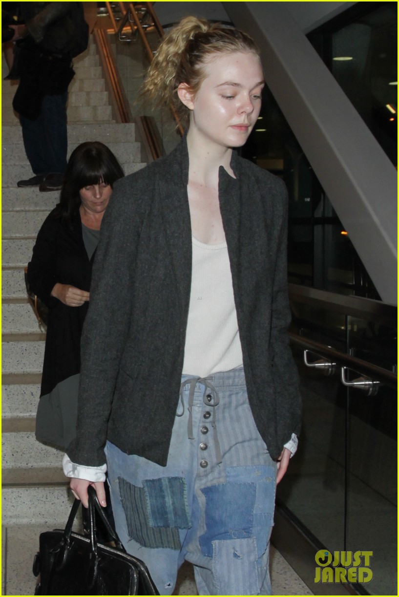 elle fanning super busy new film lax arrival pics 10