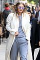 gigi hadid grabs lunch with girlfriends in nyc 07
